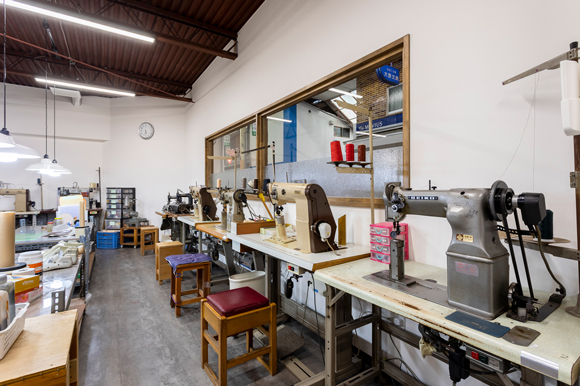 西成製靴塾の内観2